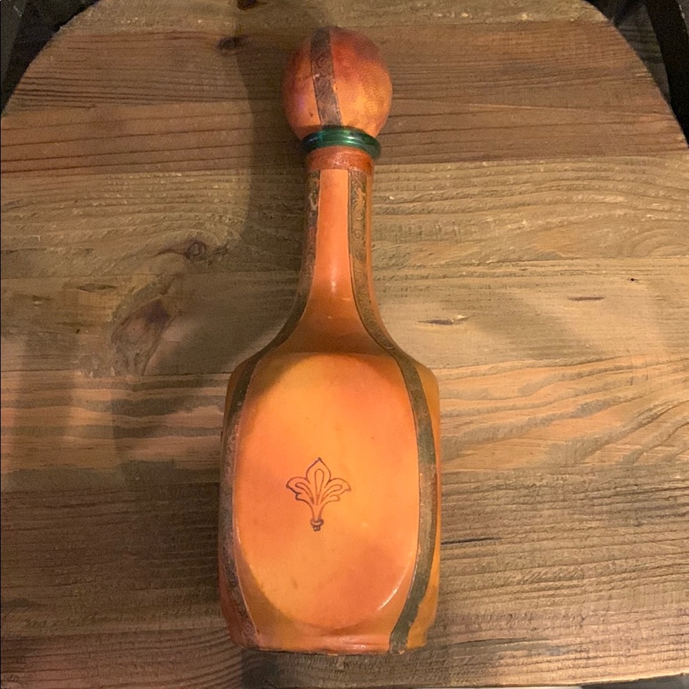 Vintage Leather Decorative Bottle with Fleur-de-Lis - Picture 4 of 6